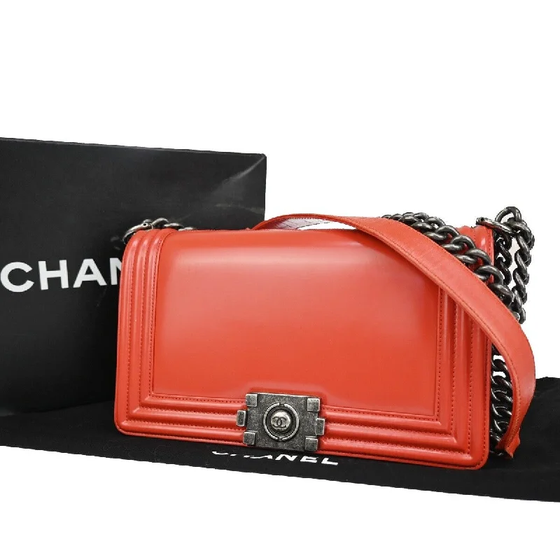 Chanel Boy  Leather Shoulder Bag (Pre-Owned)